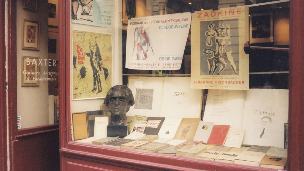 Schaufenster der Librairie Calligrammes: Für den Film mit Ulrike Ottingers Büchern wiederhergestellt, Paris 2018 (Copyright: Ulrike Ottinger)