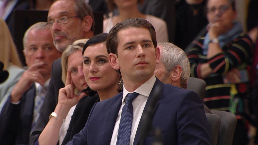 Kurz im Parlament (Copyright: Real Fiction Filmverleih)