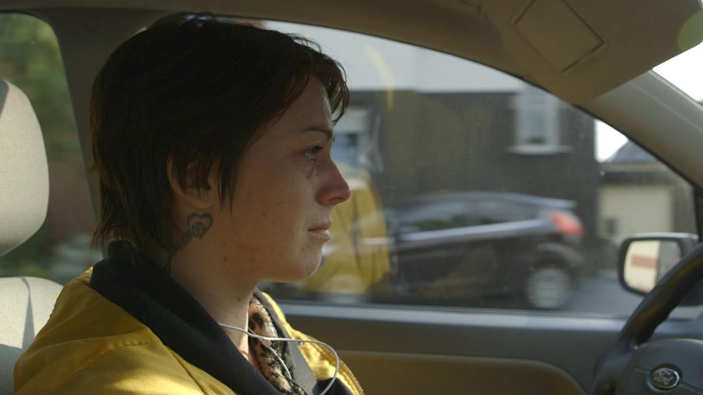 Sarah im Auto (Copyright: )
